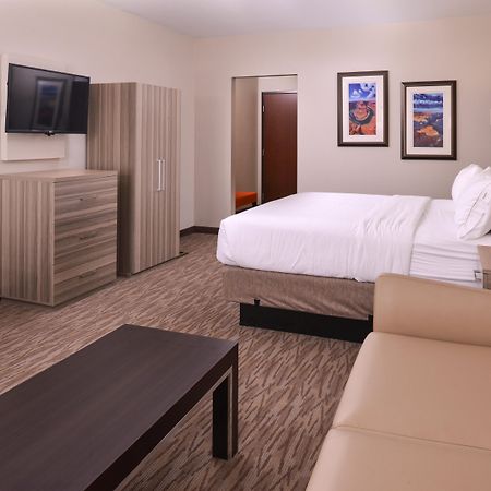Holiday Inn Express & Suites Williams By Ihg Bagian luar foto