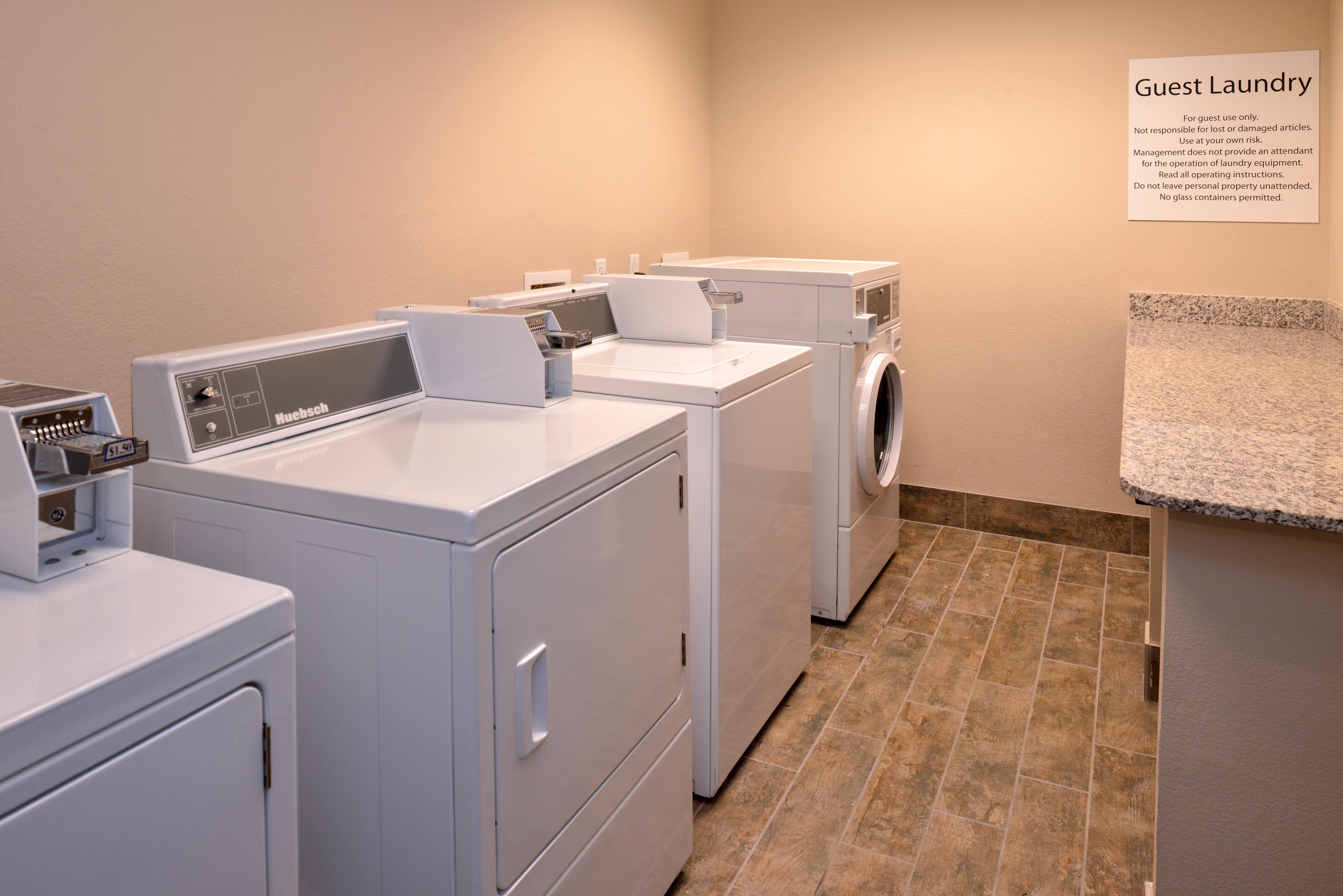 Holiday Inn Express & Suites Williams By Ihg Bagian luar foto