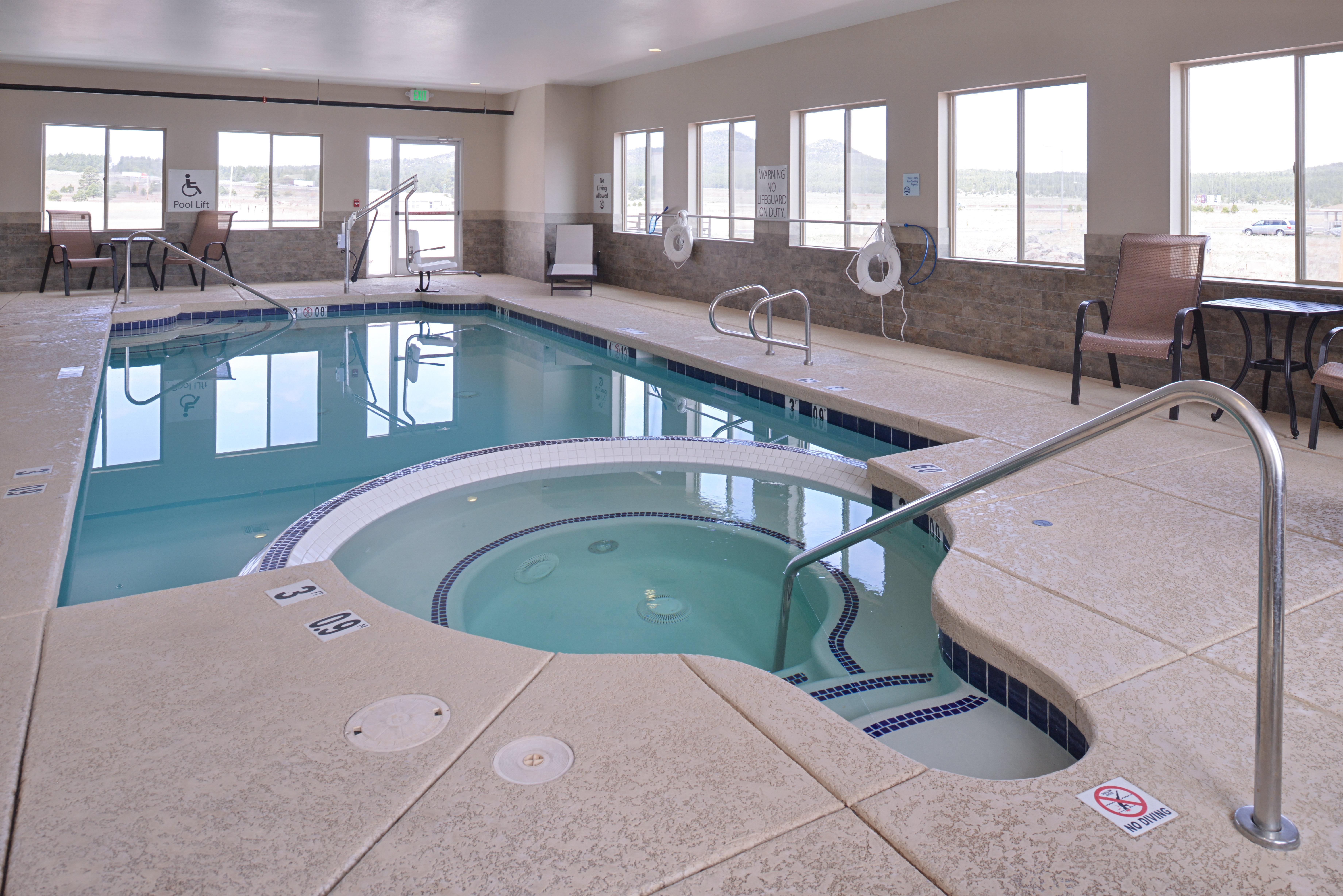 Holiday Inn Express & Suites Williams By Ihg Bagian luar foto